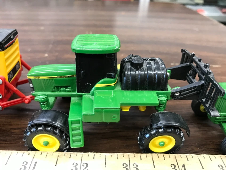 lot of 9 misc die cast and plastic 1/32 1/64 1/24 scale tractors - Image 4 of 4