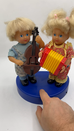 Vintage Musical Family Motion Dolls Playing Instruments - Video 1 of 1