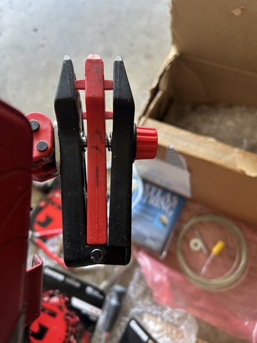 KLIPPERMATE TENNIS STRINGING MACHINE w/Starter clamp/tools/strings only 1 clamp - Picture 12 of 12