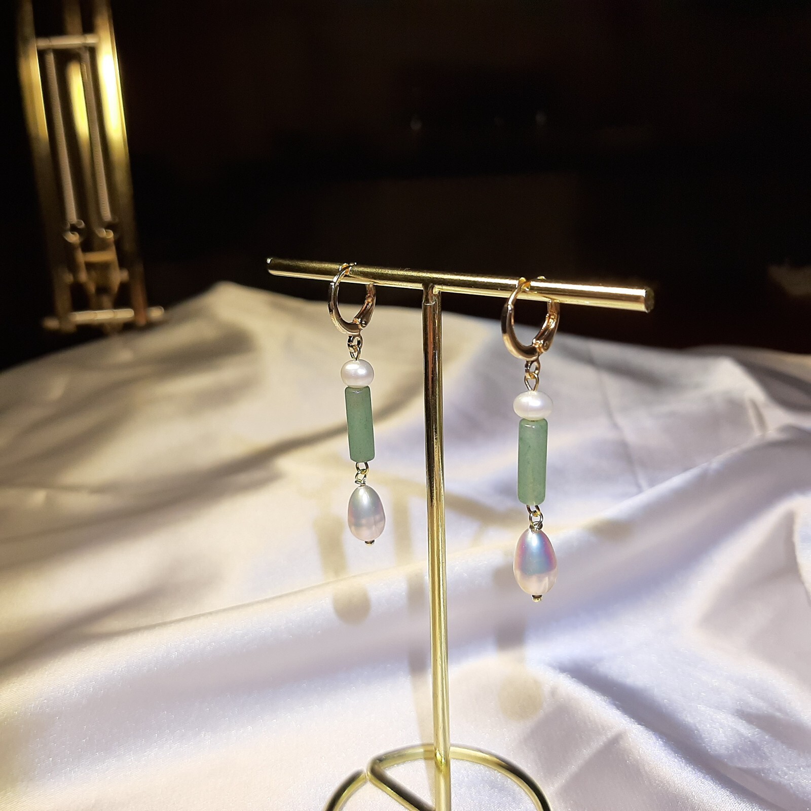 Boucles d'oreilles perles de culture légères et anti-allergies avec agate