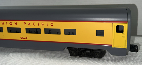 LIONEL O-GAUGE 6-9547 UNION PACIFIC SMOOTH SIDE ILLUMINATED OBSERVATION CAR - OB - Picture 5 of 18