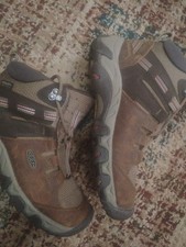 Keen Steens Mid WP Womens Sz 7 Hiking Boots