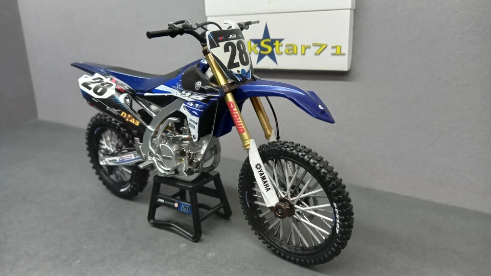 1/12 Newray Yamaha YZ 450 F 2017 Motocross con Upgrade Unico - Immagine 2 di 4