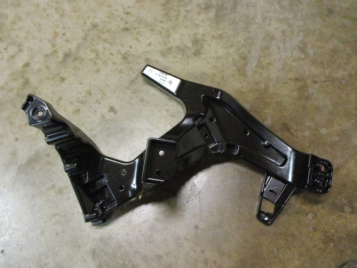 BMW R1200RT WC 46638529329 FRONT PANEL CARRIER, LEFT fairing | eBay 
