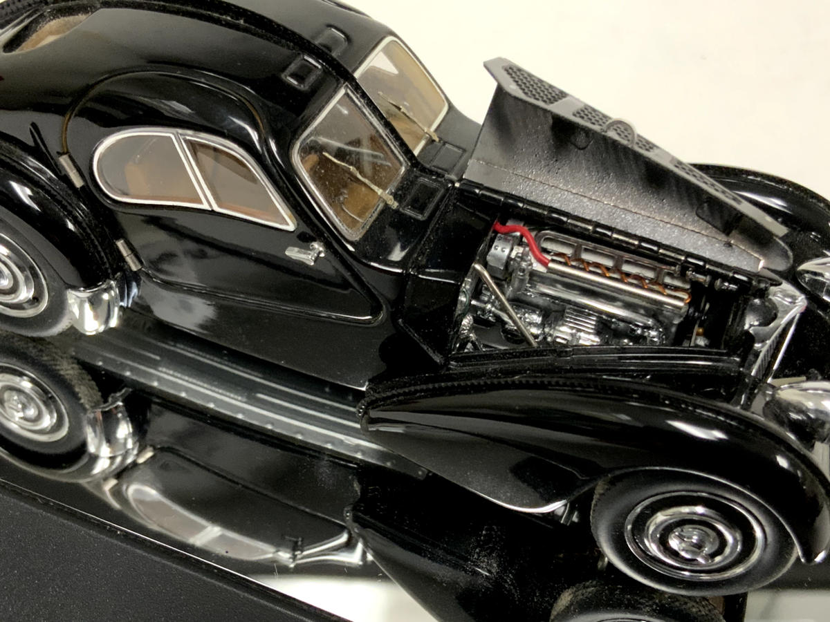 Miniature AutoArt Bugatti Type 57SC Atlantic Noir 1/43 - Roues à Disque - Série TA120