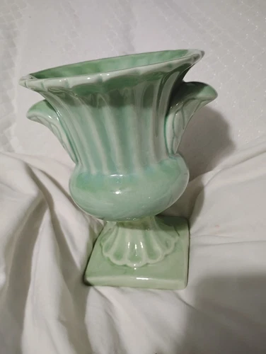 Haegar Urn Style Vase/Planter