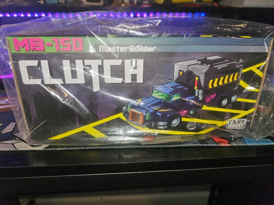 Fans Hobby MB-15D Clutch MP Clench TFCON '24 Exclusive - Image 2 of 4