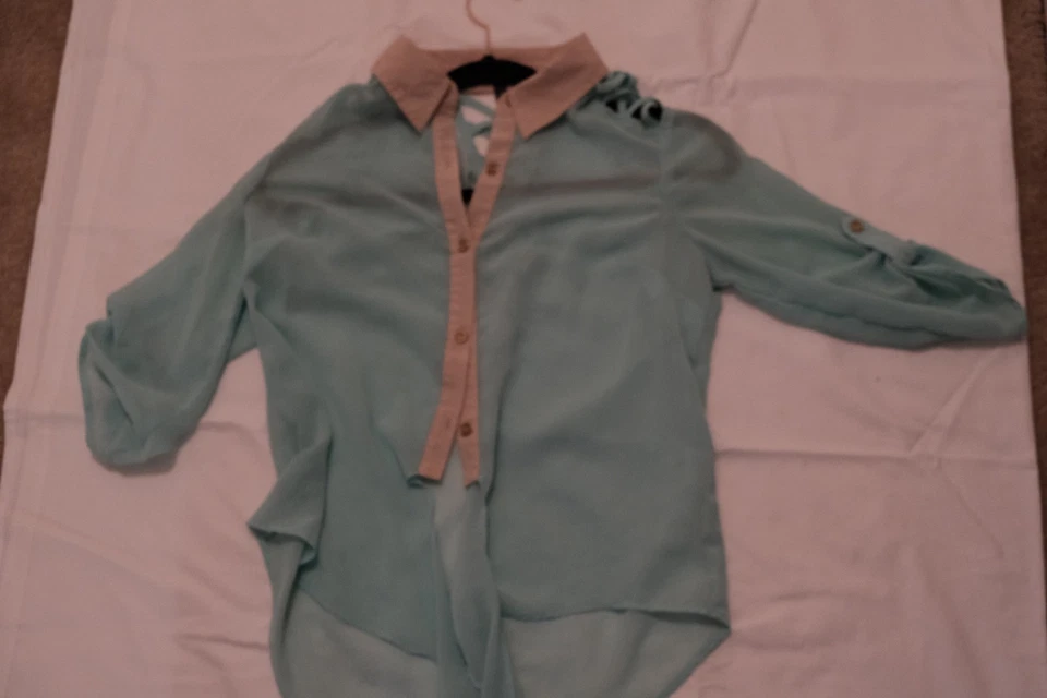 Ladies Shear Top/Blouse (Heart & soul ) Small - Image 3 of 4