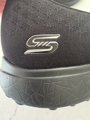 Zapato sin cordones Skechers con espuma viscoelástica refrigerada por aire. Mujer Talla 9. - Imagen 5 de 5
