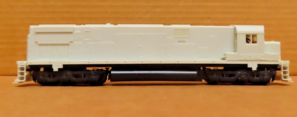 Stewart 6200 HO Undecorated Diesel ALCO Century 628 Powered Single Sand NIB - Image 3 of 4