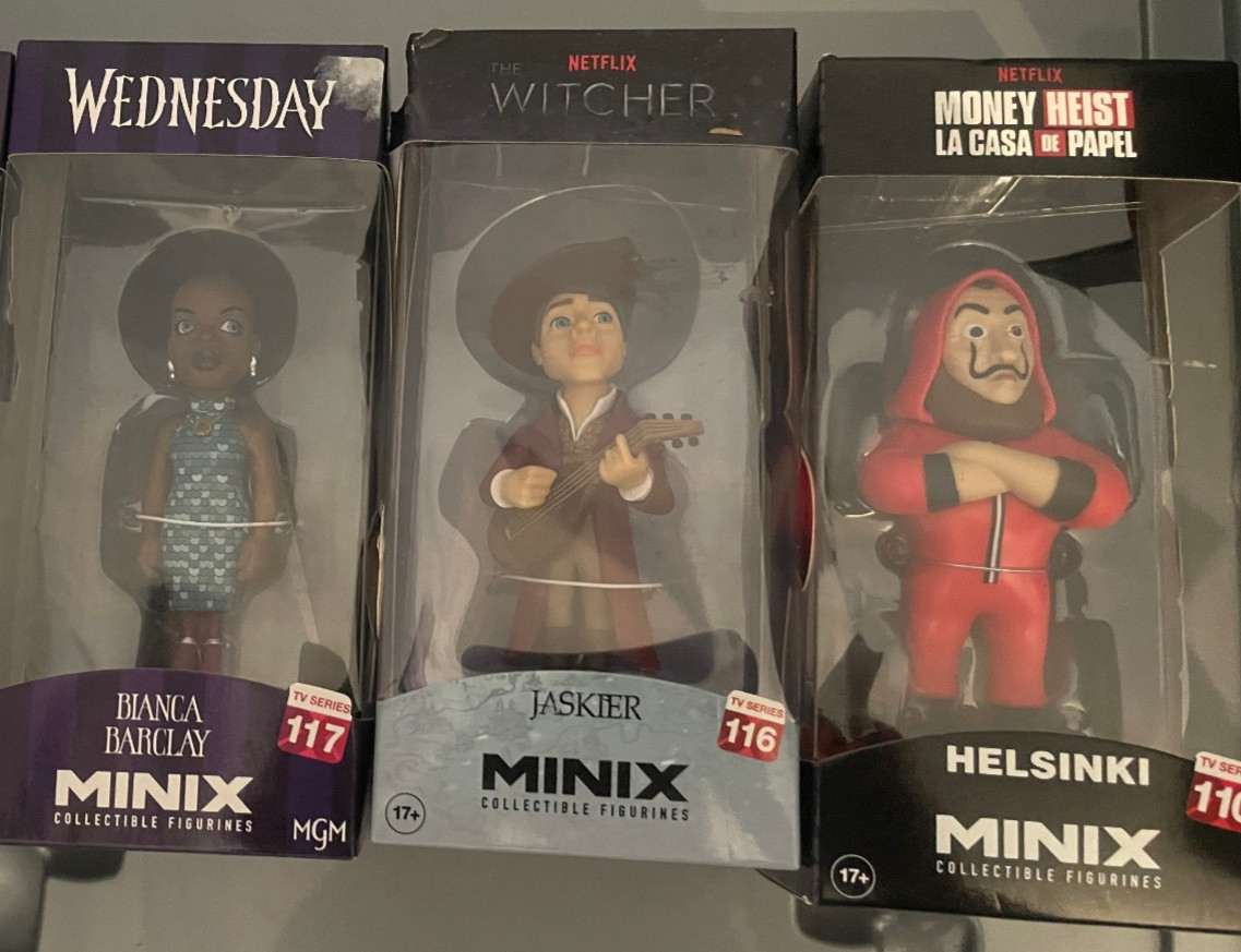 Figuras Minix (Miércoles, The Witcher, Money Heist). Lote de 3. Todo nuevo.