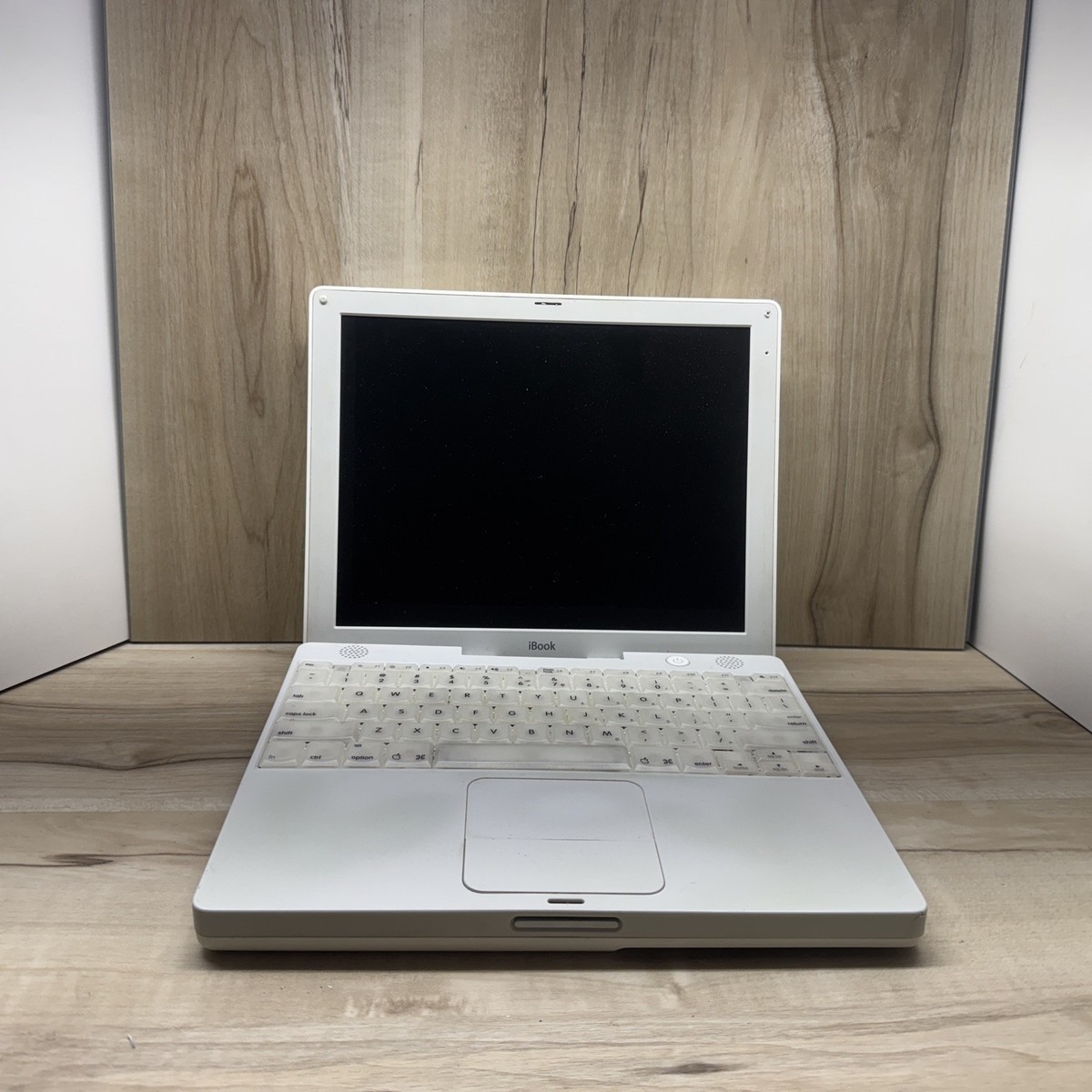 2002 Vintage Apple iBook A1005 700MHz 128MB RAM Laptop NO HDD NO