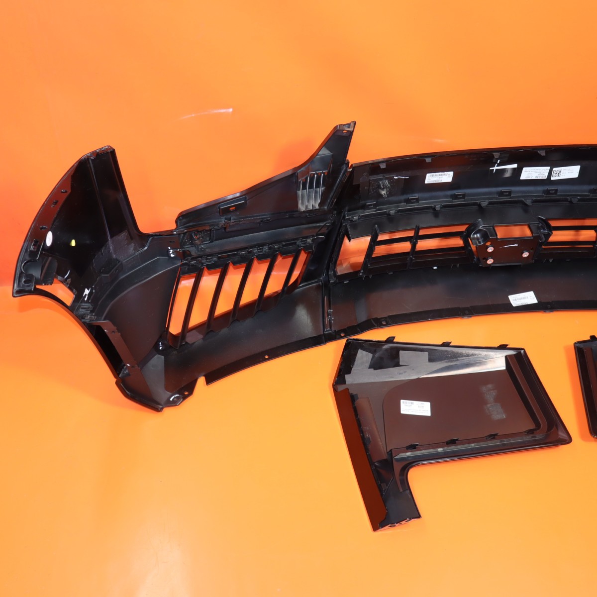 ROLLS ROYCE CULLINAN FRONT BUMPER 2025 2026 51115A558B9 BLACK OEM