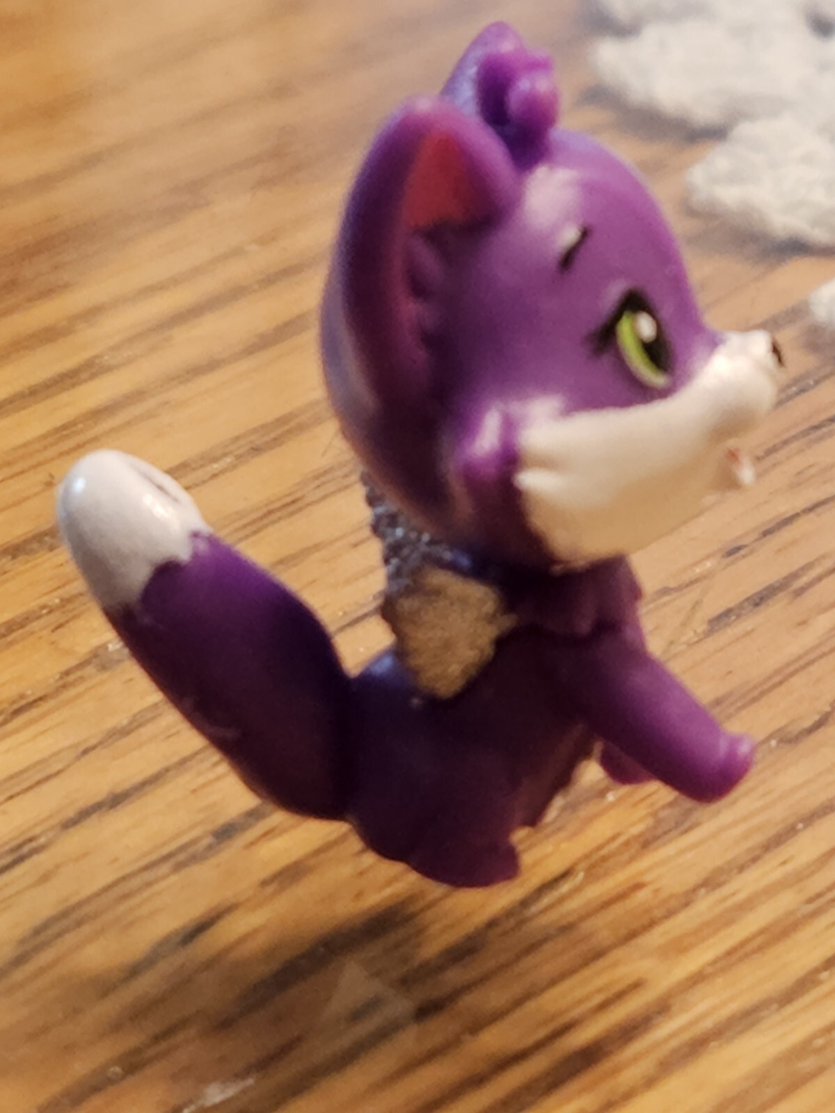 HATCHIMALS Purple and White FOX COLLEGGTIBLES FIGURE eBay