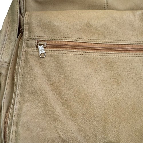 Mochila de cuero marrón tostado bloqueo giratorio muchos bolsillos algunos puntos - Imagen 2 de 17