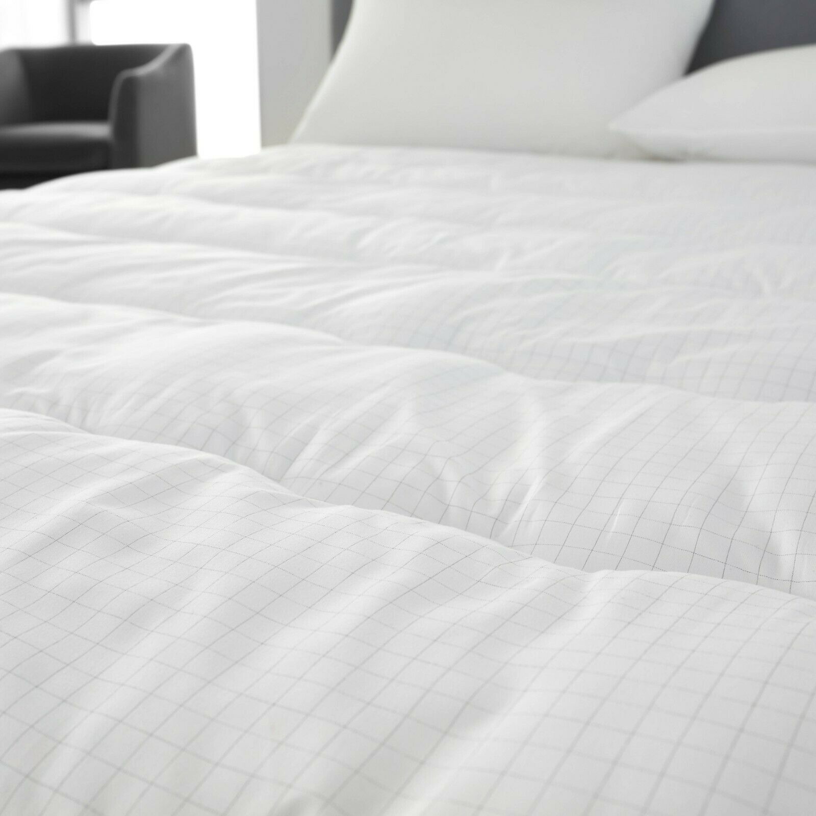 Luxury Carbon Mattress Topper 4CM Hotel Quality Air Flow Pad Fabric