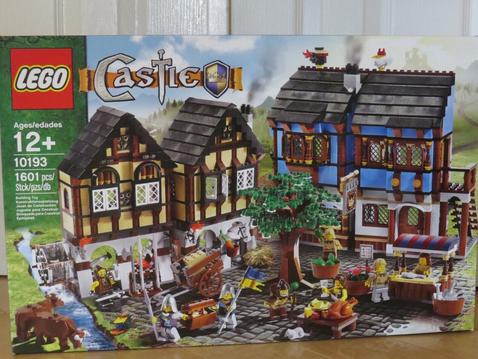 Lego Castle Medieval Market Village (10193) - RETIRED - NEW SEALED BOX