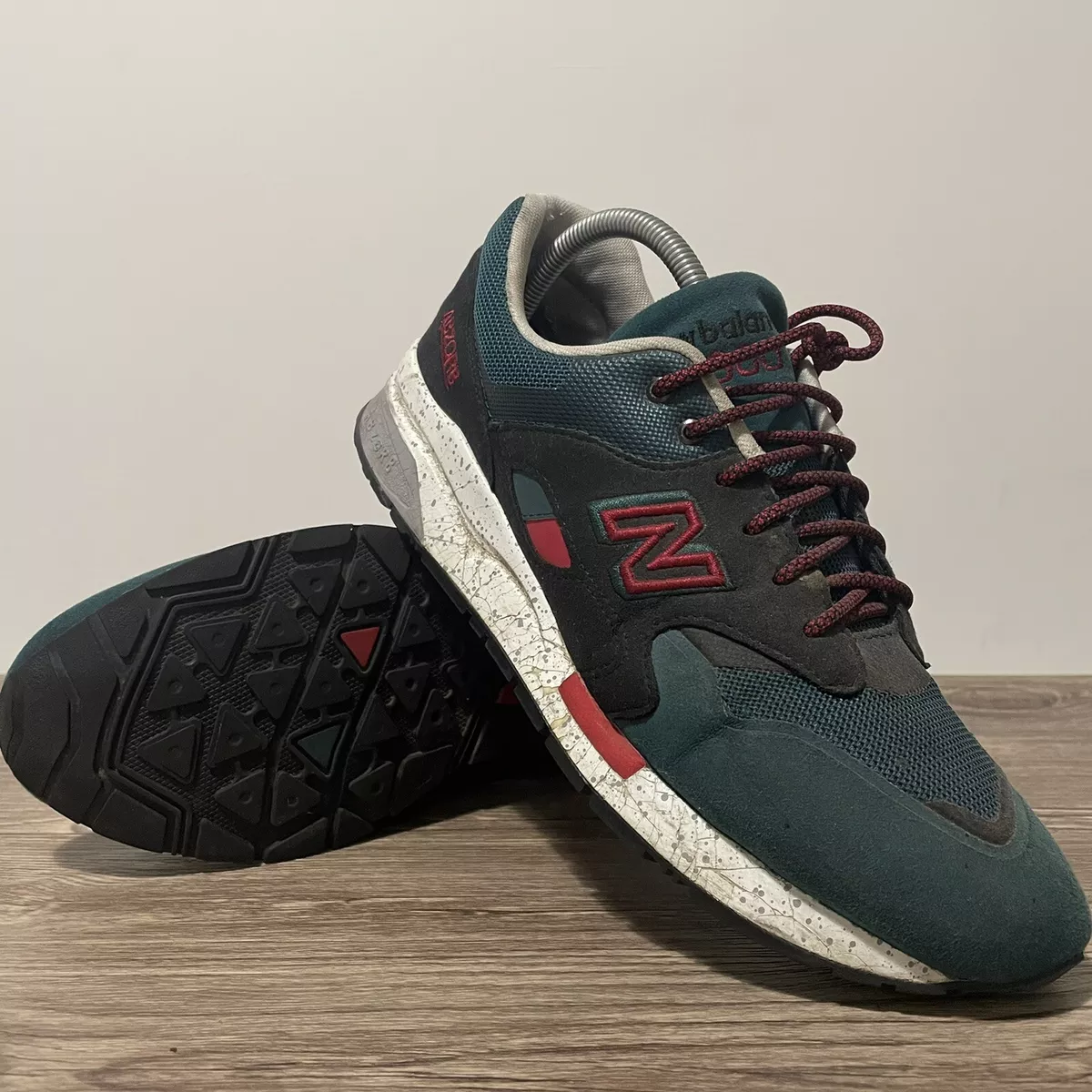 New balance trainers sales red