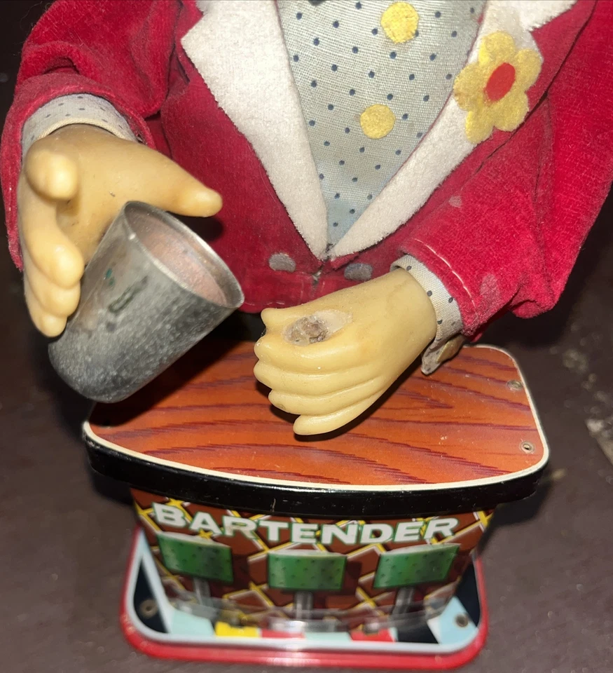 1960's Charlie Weaver Bartender battery Op Tin Litho Mechanical Toy, UNTESTED!!! - Image 2 of 4
