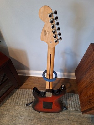 Squier by Fender 