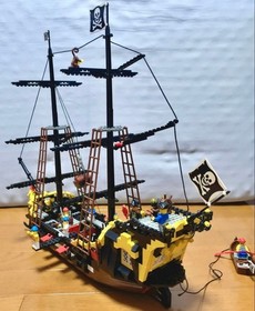 LEGO Pirates Black Seas Barracuda (Dark Shark) 6285 In 1989 Used W/Manual As Is
