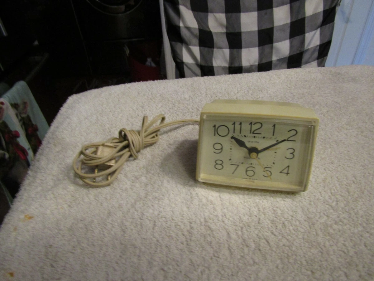 How Do You Set A Vintage Westclox Bold II Dialite Electric