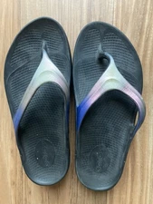 OOFOS OOahh Luxe Iridescent Thong Sandals Women's Size 7 Recovery Comfort Black