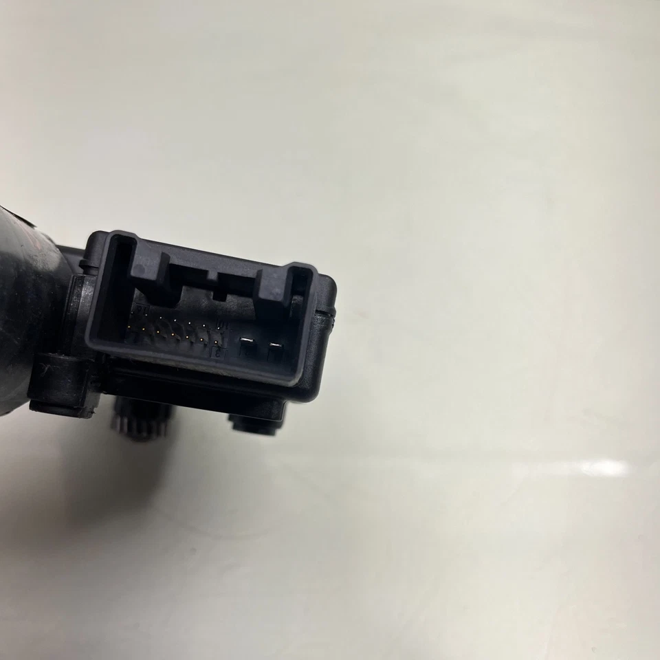 ✅ Actuador motor techo corredizo trasero Audi Q5 8R0959591A 2009-2017 OEM 0390200074 Foto 3 de 4