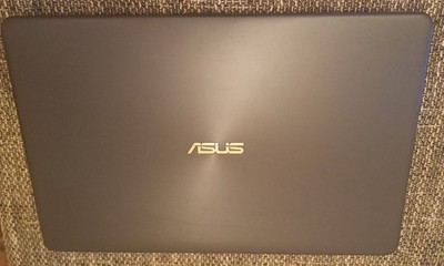 ASUS F705U VIVOBOOK mit WINDOWS 11