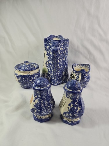 Molly Dallas Cows Spatterware 6 Pcs: Pitcher, Salt/Pepper, Sugar, Creamer & Lid - Picture 2 of 18