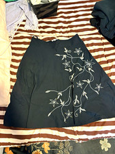 Claudia Richard vintage Women  s Black Floral Embroidered A-Line Knee Skirt, M
