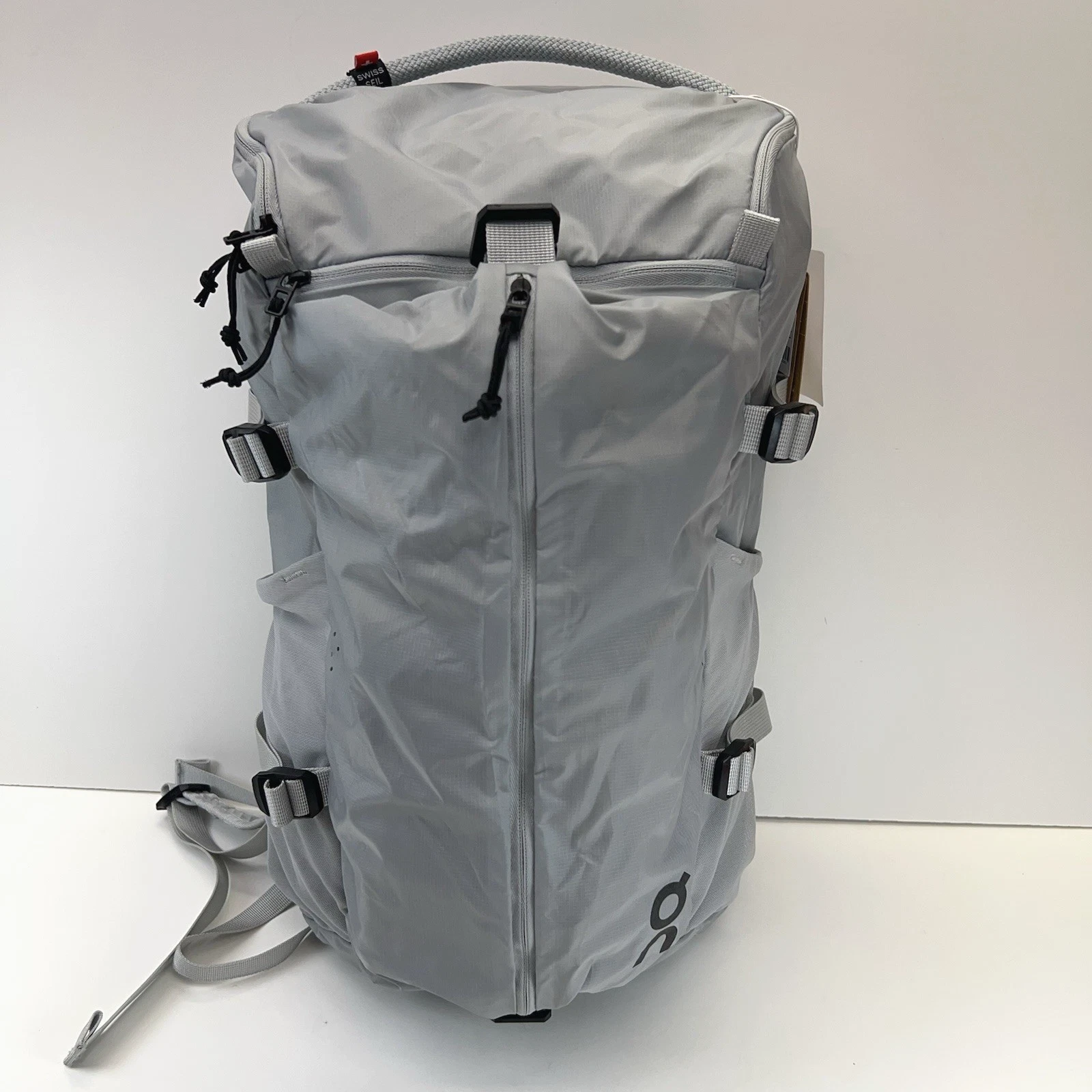 ON Running Speed Pack 18L Lite Backpack Travel Gym Hiking Running Gray NWT
Opens in a new window or