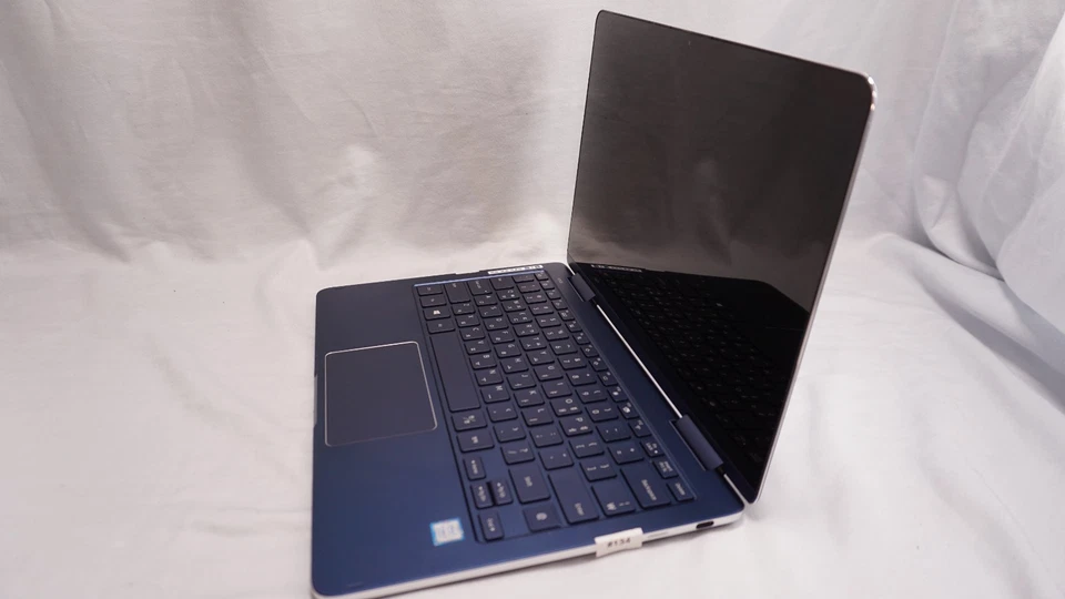 Bolígrafo Samsung Notebook 9 15.6" NP930SBE / i7-8565U / 16GB / 256GB / SIN AC (#134) Foto 3 de 4