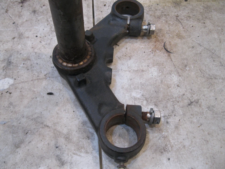 Under bracket triple tree 1978 Yamaha xs400 - Image 3 of 4