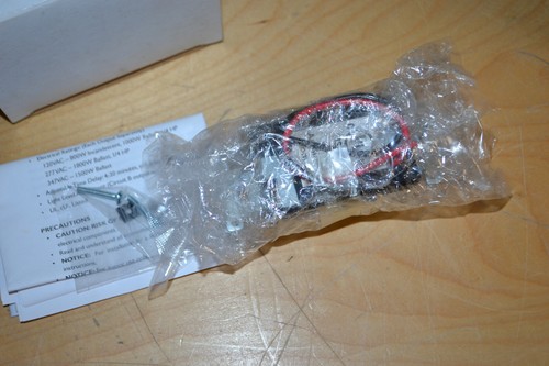 NEW Hubbell LightHAWK Ultrasonic light switch ~ LHUSS1-G-IV ~ Ivory ~ InteliDAPT - Picture 5 of 6