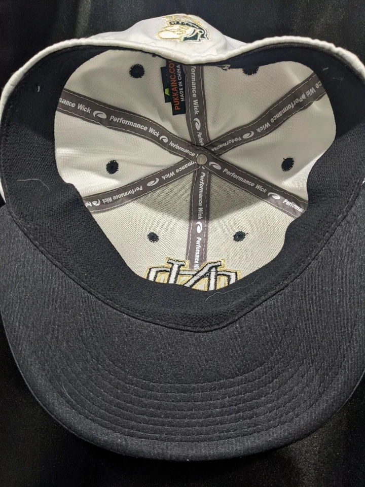 GORRA DE BÉISBOL UNIVERSIDAD DE NOTRE DAME Talla 7 1/4-7 3/8 o Grande Blanca y Negra Foto 4 de 4