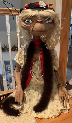 E.T. The Extraterrestrial 3' Life Size 1:1 Scale Prop E.T. The Extraterrestrial 3' Life Size 1:1 Scale Prop