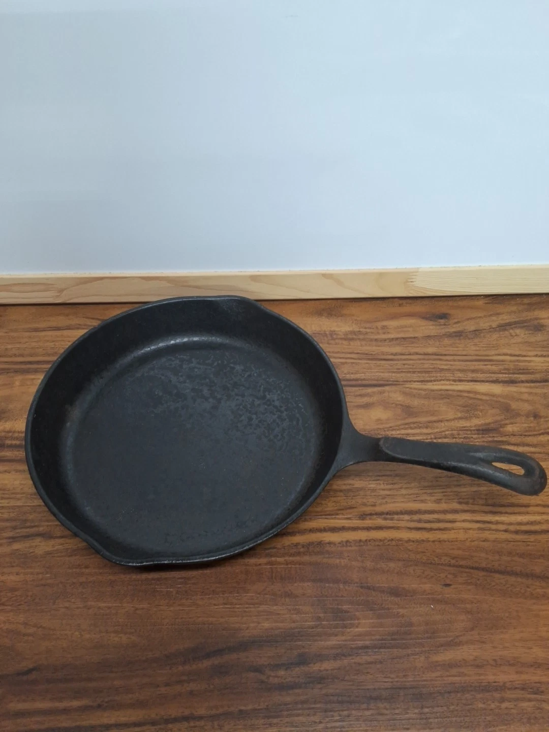 Wagner's 1891 Original Cast Iron Cookware Skillet- 10 1/2 In- 2 Pour Spouts- USA