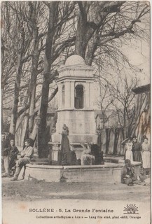 CPA 84 (Vaucluse) BOLLENE / LA GRANDE FONTAINE / ANIMEE