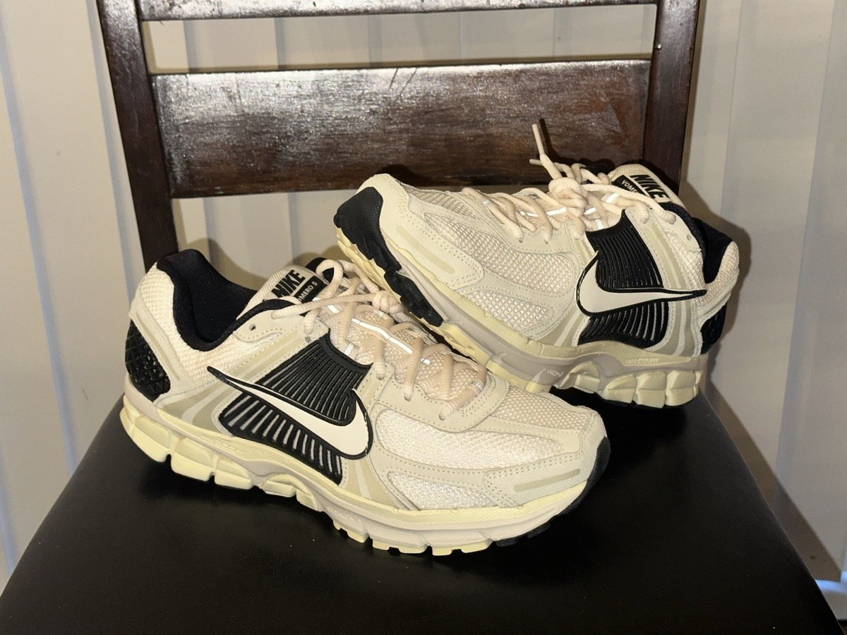 NEW NIKE ZOOM VOMERO 5 Sz 13 HF1553 701 Alabaster Black Running