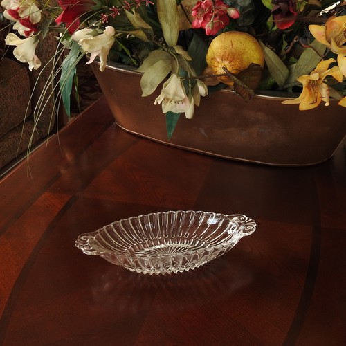 Anchor Hocking 8" Clear Oval Relish Tray, Candy Dish - Picture 2 of 6