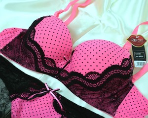 reggiseno color corallo