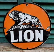 VINTAGE LION GASOLINE PORCELAIN METAL GAS OIL SERVICE STATION PUMP PLATE AD SIGN