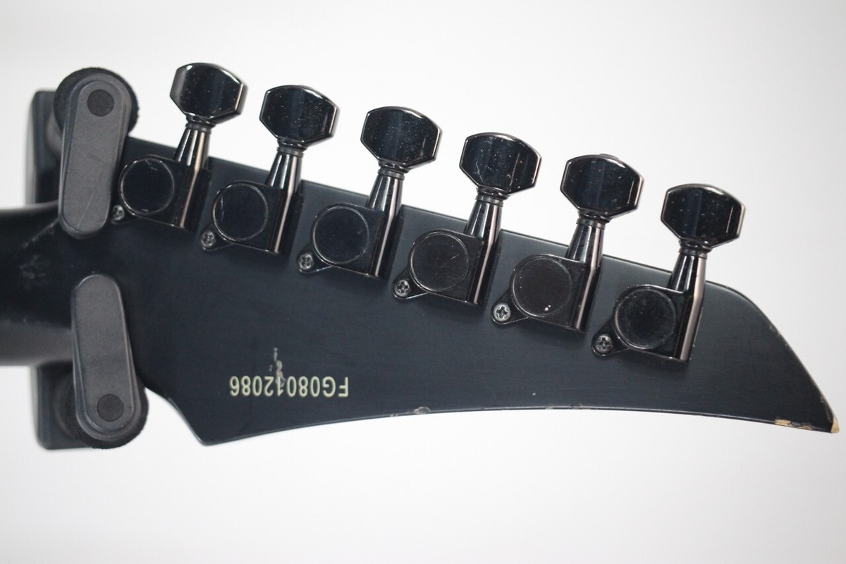 ◆美品 FERNANDES V-RATTLESNAKE EMG81&85 24F USED FERNANDES V-RATTLE SNAKE Electric Guitar, V-Type Free