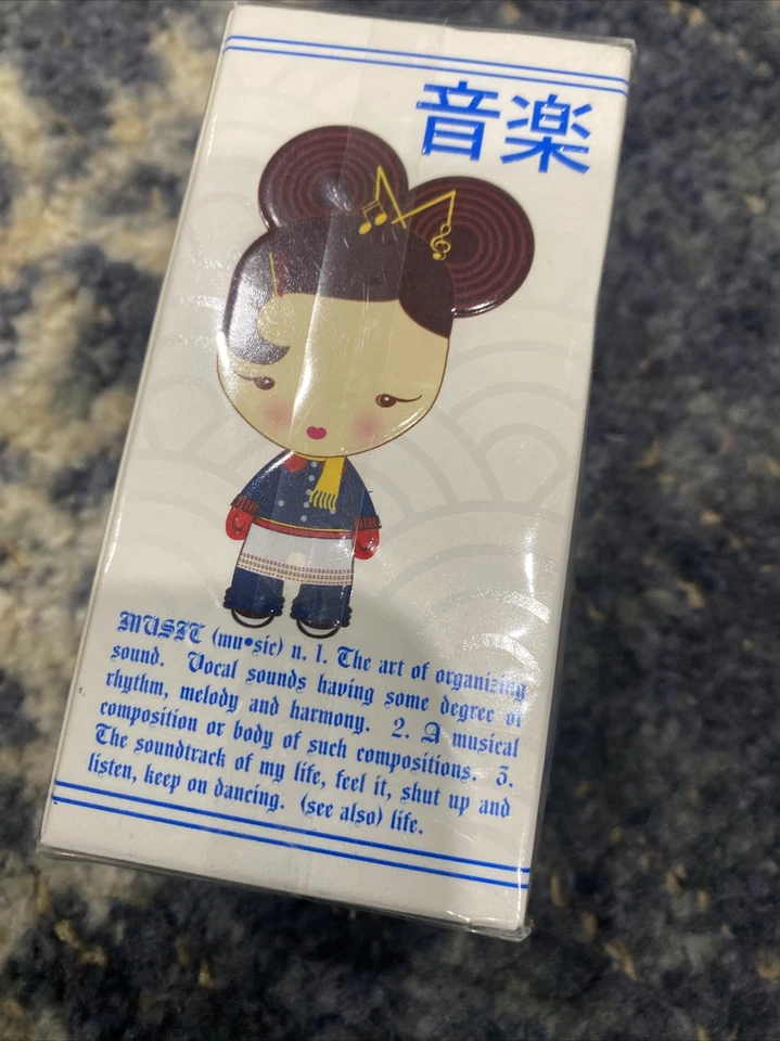 Gwen Stefani Harajuku Lovers Snow Bunnies Music Eau De Toilette Spray .33 OZ NUEVO Foto 3 de 3