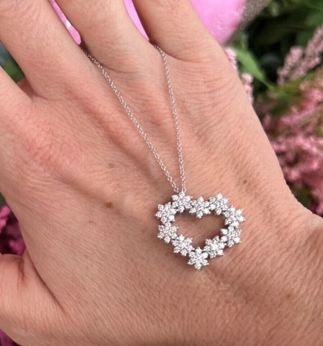 Gorgeous Heart Pendant 18"in 3CT Round Simulated Diamond 14KWhite Gold Plated SL - Picture 2 of 5