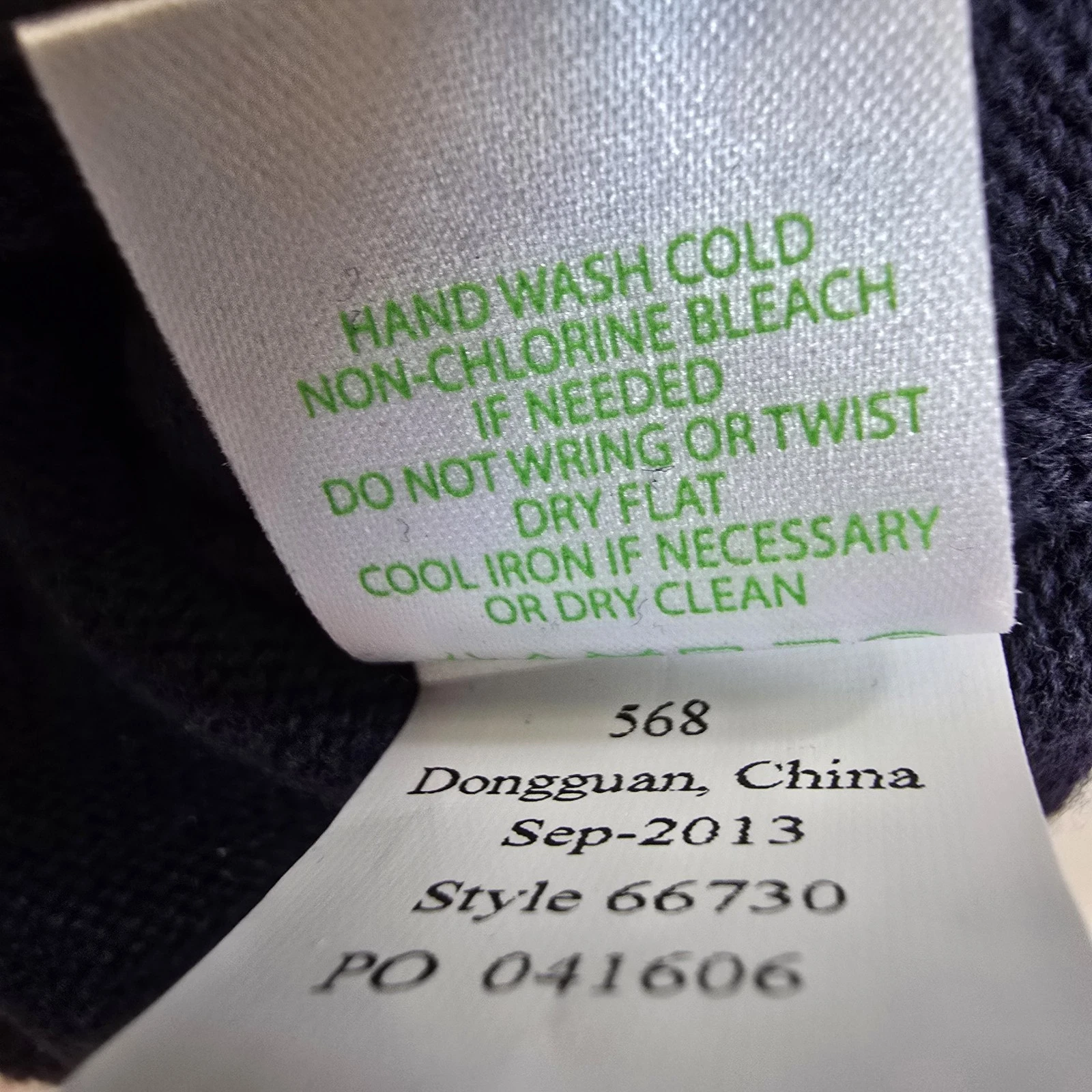 Lilly Pulitzer Tispy Marielle Lightweight Sweater Size Small Navy - product detail image 5