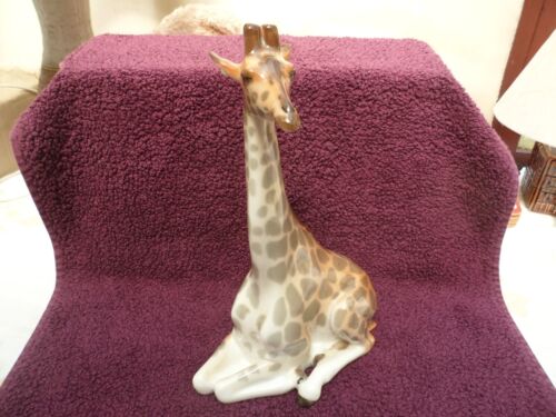 Vintage USSR Lomonosov Porcelain Giraffe Resting Figurine, excellent condition. - Afbeelding 1 van 11