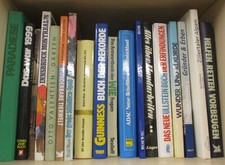 1 Bananenkarton voll Bücher ca. 20 bis 30 Stück ihrer Wahl