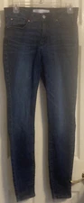 SIGNATURE BY LEVI STRAUSS Gold Label Totally Shaping Pull On Skinny Jeans Sz 8M